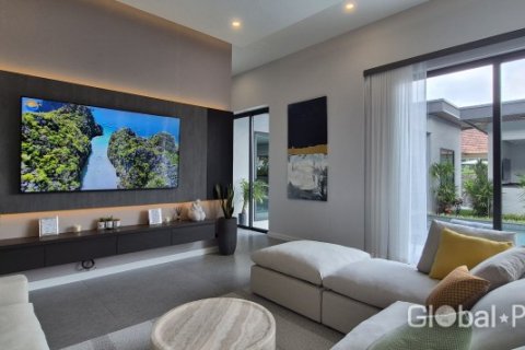 Casa de 4 dormitorios en Pattaya, Tailandia № 120581 - foto 11