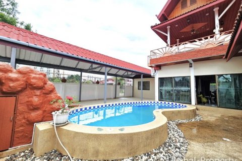Casa de 3 dormitorios en Pattaya, Tailandia № 120579 - foto 18