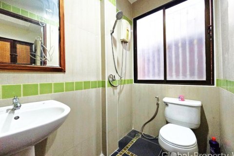 Casa de 3 dormitorios en Pattaya, Tailandia № 120579 - foto 12