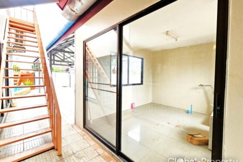 Casa de 3 dormitorios en Pattaya, Tailandia № 120579 - foto 8