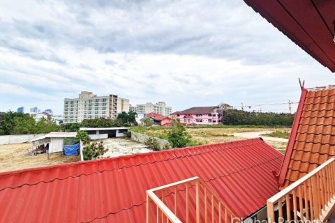 Casa de 3 dormitorios en Pattaya, Tailandia № 120579 - foto 17