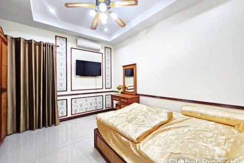Casa de 3 dormitorios en Pattaya, Tailandia № 120579 - foto 7