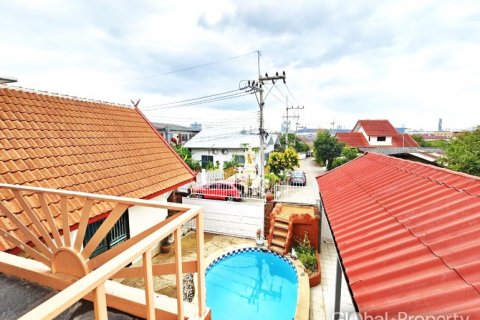 Casa de 3 dormitorios en Pattaya, Tailandia № 120579 - foto 16
