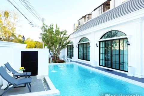 Haus in Pattaya, Thailand 4 Schlafzimmer № 120580