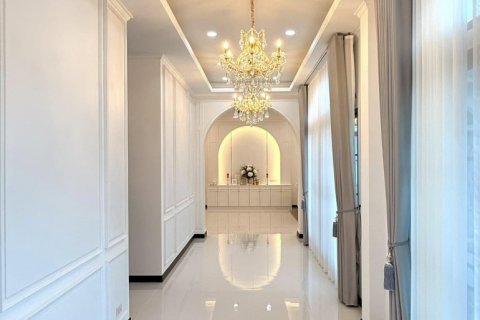 Casa de 4 dormitorios en Pattaya, Tailandia № 120580 - foto 9