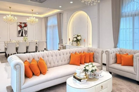 Casa de 4 dormitorios en Pattaya, Tailandia № 120580 - foto 5