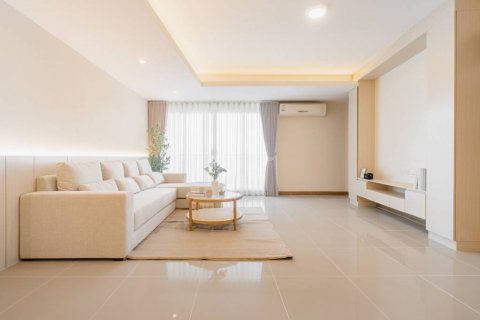 Condominio de 3 dormitorios en Bangkok, Tailandia № 132893 - foto 2