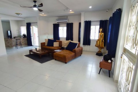 Casa de 4 dormitorios en Pattaya, Tailandia № 81347 - foto 10
