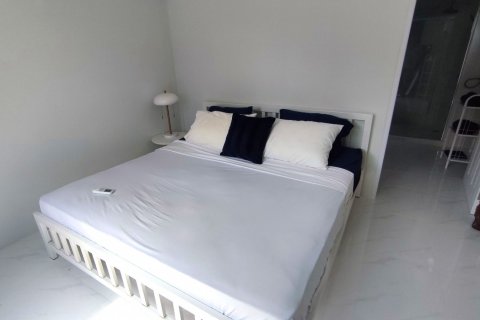 Casa de 4 dormitorios en Pattaya, Tailandia № 81347 - foto 18