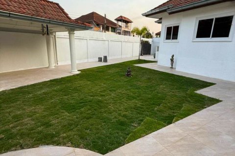 Casa de 4 dormitorios en Pattaya, Tailandia № 81347 - foto 8