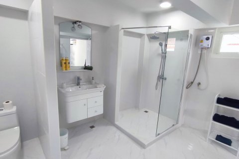 Casa de 4 dormitorios en Pattaya, Tailandia № 81347 - foto 16