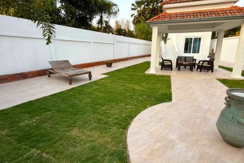 Casa de 4 dormitorios en Pattaya, Tailandia № 81347 - foto 5