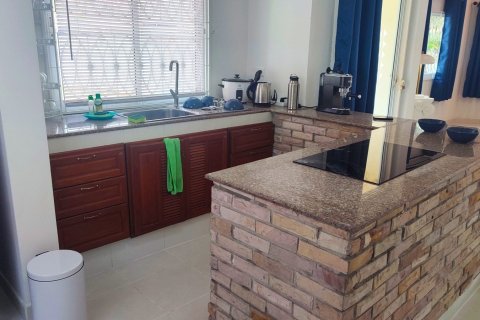 Casa de 4 dormitorios en Pattaya, Tailandia № 81347 - foto 14