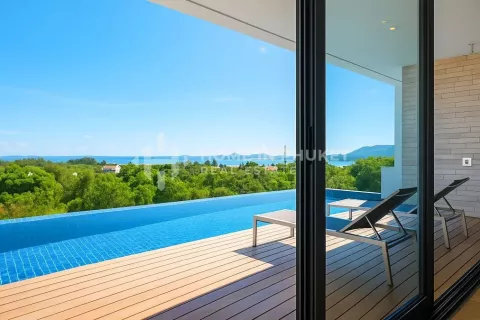 Casa de 4 dormitorios en Phuket, Tailandia № 131960