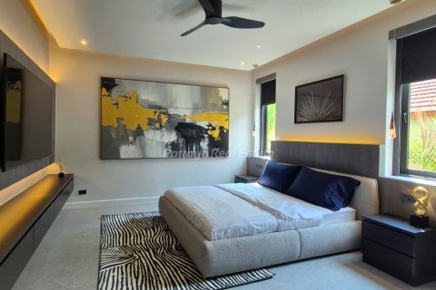 Casa de 4 dormitorios en Bang Lamung, Tailandia № 123468 - foto 11