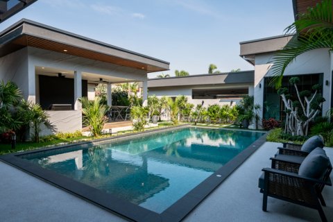 Casa de 4 dormitorios en Bang Lamung, Tailandia № 123468 - foto 3