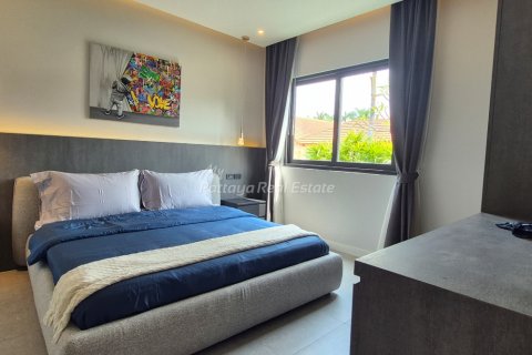 Casa de 4 dormitorios en Bang Lamung, Tailandia № 123468 - foto 16
