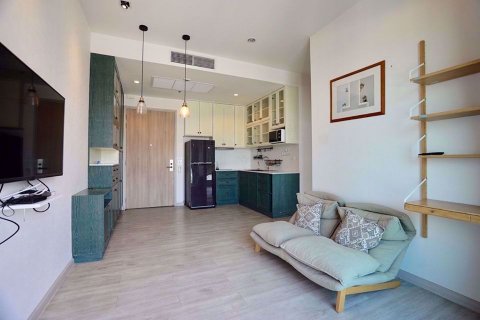 Condominio de 2 dormitorios en Huai Khwang, Bangkok, Tailandia № 77125 - foto 2