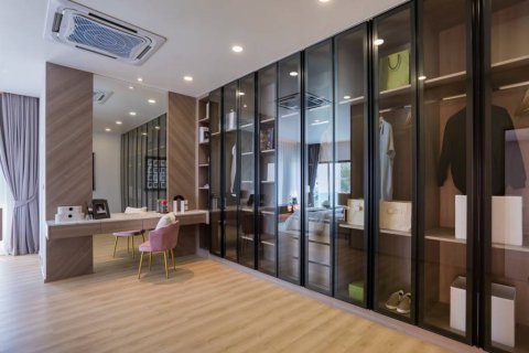 Chalet de 4 dormitorios en Pattaya, Tailandia № 125929 - foto 3
