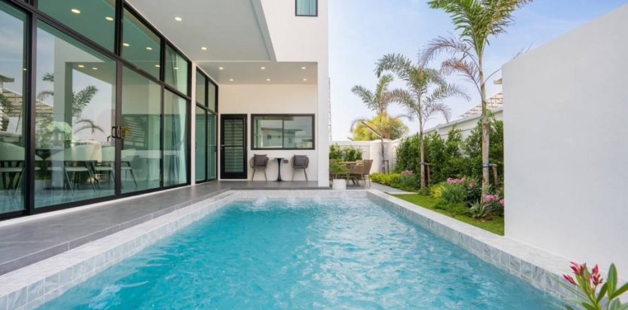 Chalet de 4 dormitorios en Pattaya, Tailandia № 125928