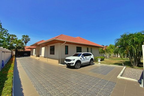 Casa de 3 dormitorios en Hua Hin, Tailandia № 125445 - foto 8