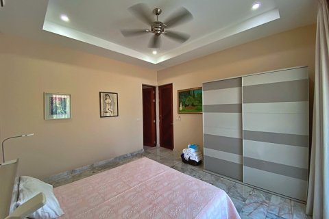 Casa de 3 dormitorios en Hua Hin, Tailandia № 125445 - foto 14