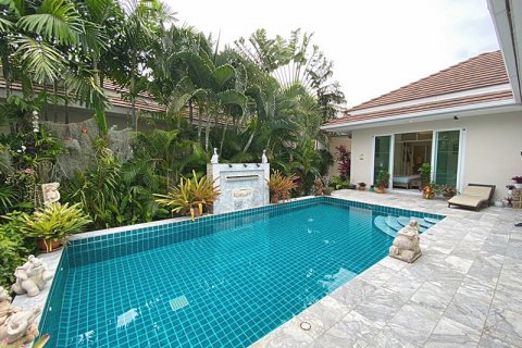 Casa de 3 dormitorios en Hua Hin, Tailandia № 125447 - foto 11