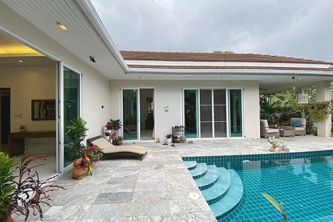 Casa de 3 dormitorios en Hua Hin, Tailandia № 125447 - foto 15