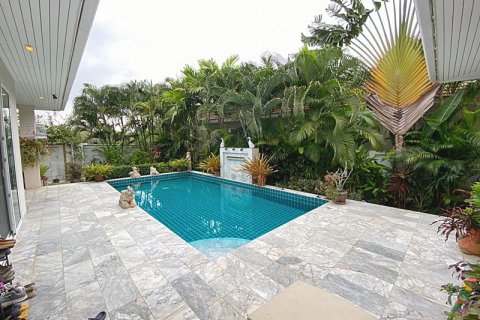 Casa de 3 dormitorios en Hua Hin, Tailandia № 125447 - foto 13