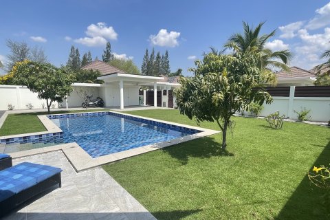 Casa de 2 dormitorios en Hua Hin, Tailandia № 125443 - foto 4
