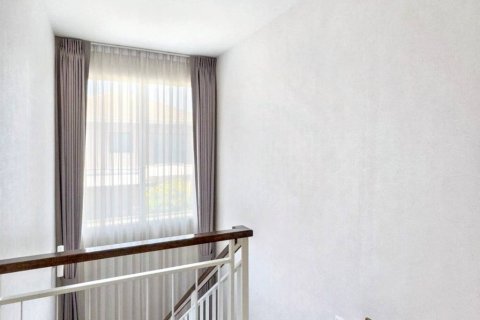 Casa de 4 dormitorios en Bangkok, Tailandia № 132907 - foto 8