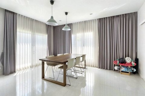 Casa de 4 dormitorios en Bangkok, Tailandia № 132907 - foto 3