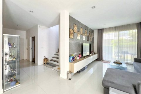Casa de 4 dormitorios en Bangkok, Tailandia № 132907 - foto 2
