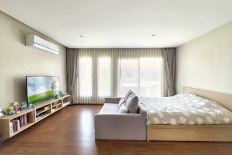 Casa de 4 dormitorios en Bangkok, Tailandia № 132907 - foto 9