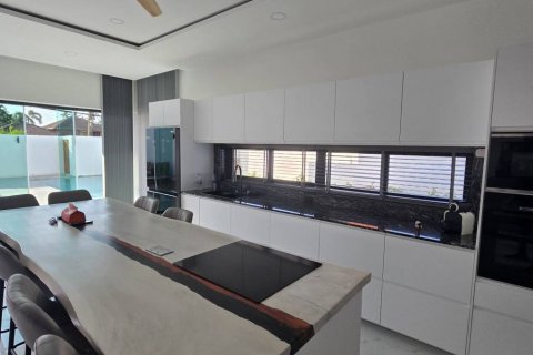 Chalet de 3 dormitorios en Surat Thani, Tailandia № 126603 - foto 7