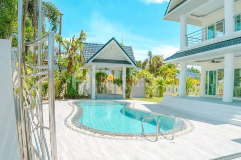 Casa de 3 dormitorios en Rawai, Tailandia № 131235 - foto 3