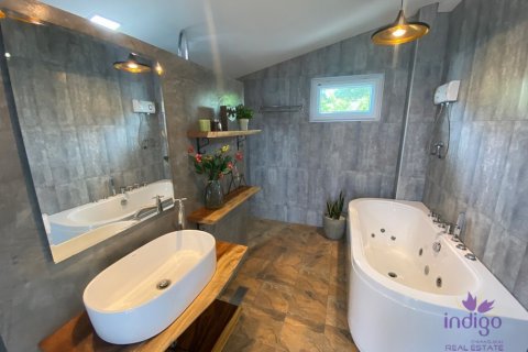 Casa de 3 dormitorios en Mae Rim, Tailandia № 82998 - foto 17