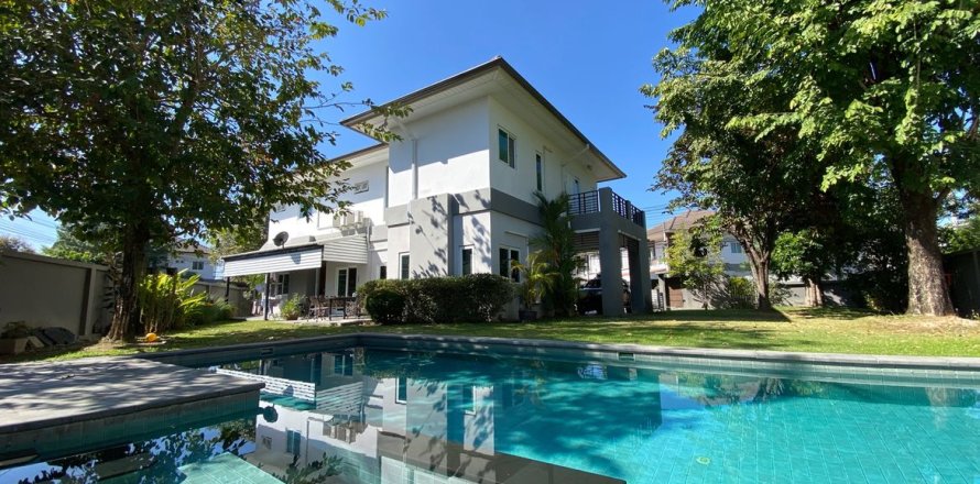 Casa de 5 dormitorios en Chiang Mai, Tailandia № 82997