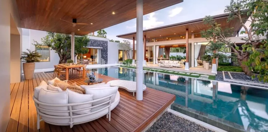 Haus in Phuket, Thailand 4 Schlafzimmer № 131427