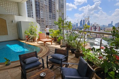 Condominio de 3 dormitorios en Khlong Toei, Bangkok, Tailandia № 123814 - foto 26