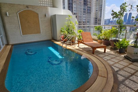 Condominio de 3 dormitorios en Khlong Toei, Bangkok, Tailandia № 123814 - foto 6
