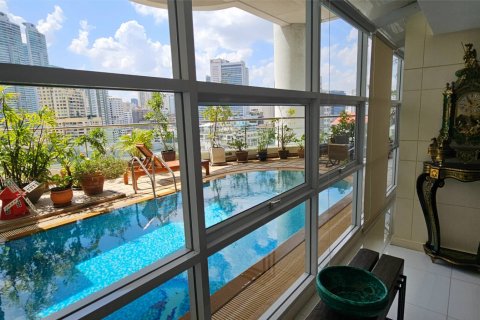 Condominio de 3 dormitorios en Khlong Toei, Bangkok, Tailandia № 123814 - foto 9