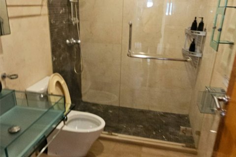 Condominio de 3 dormitorios en Khlong Toei, Bangkok, Tailandia № 123814 - foto 22
