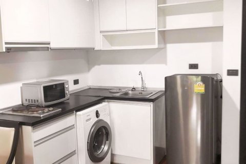 Condominio de 1 dormitorio en Phra Khanong, Bangkok, Tailandia № 76172 - foto 3
