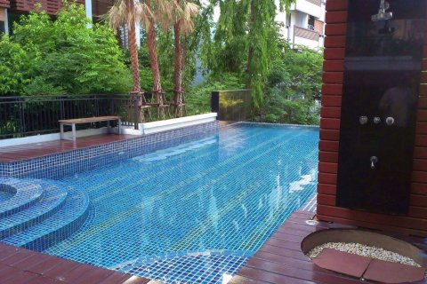 Condominio de 1 dormitorio en Phra Khanong, Bangkok, Tailandia № 76172 - foto 7