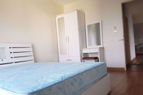 Condominio de 2 dormitorios en Phra Khanong, Bangkok, Tailandia № 76169 - foto 5