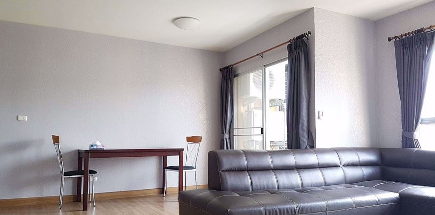 Condominio de 2 dormitorios en Phra Khanong, Bangkok, Tailandia № 76169