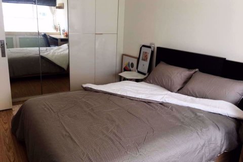 Condominio de 1 dormitorio en Huai Khwang, Bangkok, Tailandia № 76282 - foto 4