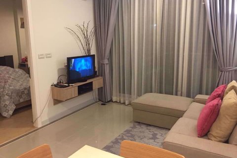 Condominio de 1 dormitorio en Huai Khwang, Bangkok, Tailandia № 76282 - foto 2