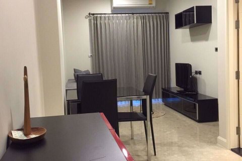 Condominio de 1 dormitorio en Khlong Toei, Bangkok, Tailandia № 76287 - foto 2